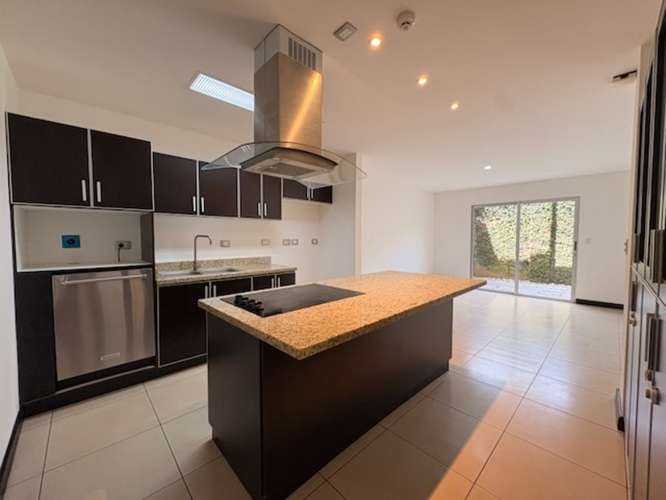 VENTA | Casa de 3 Habitaciones + Oficina y Cuarto de Servicio | Pozos, Santa Ana ID27540 - Imagen 2