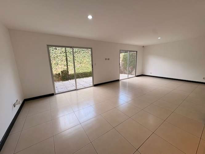 VENTA | Casa de 3 Habitaciones + Oficina y Cuarto de Servicio | Pozos, Santa Ana ID27540 - Imagen 3