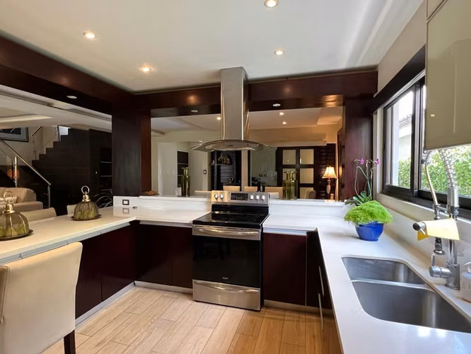VENDO CASA ESTILO COLONIAL EN HEREDIA. - Imagen 3