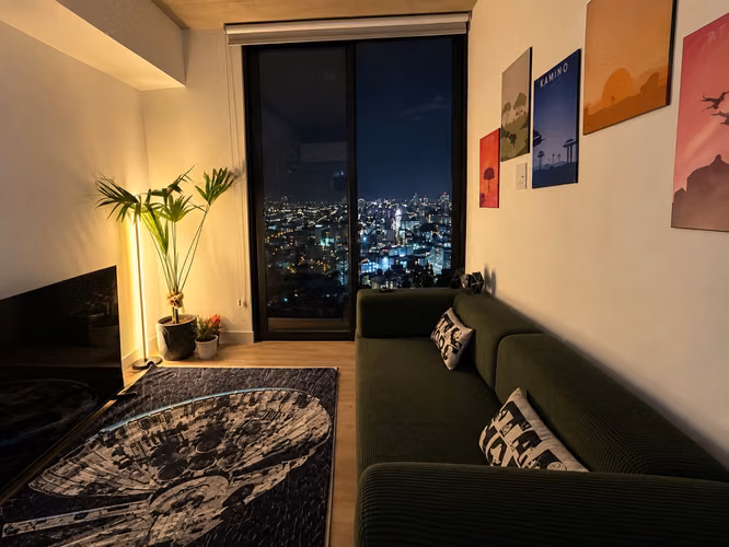 Apartamento Full Amueblado | Vista Panorámica de San José + Balcón | Listo para Mudarse