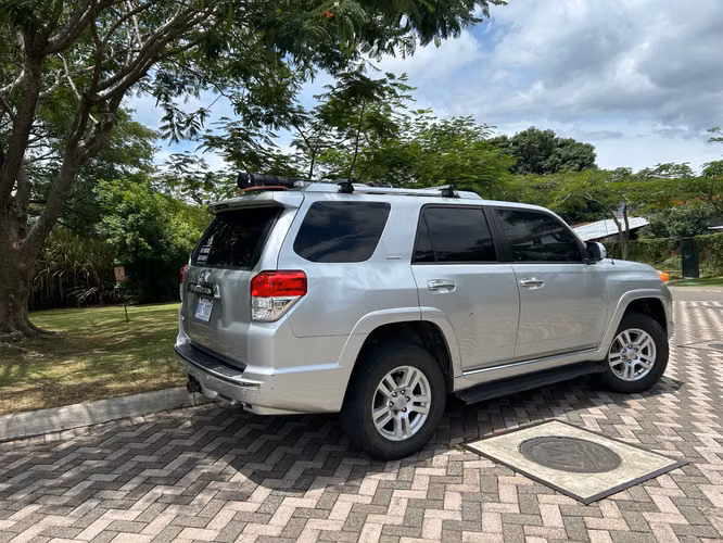 Vendo 4runner limited  - Imagen 4