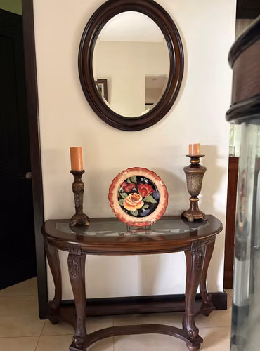 Mesa consola con espejo y accesorios - Imagen 3