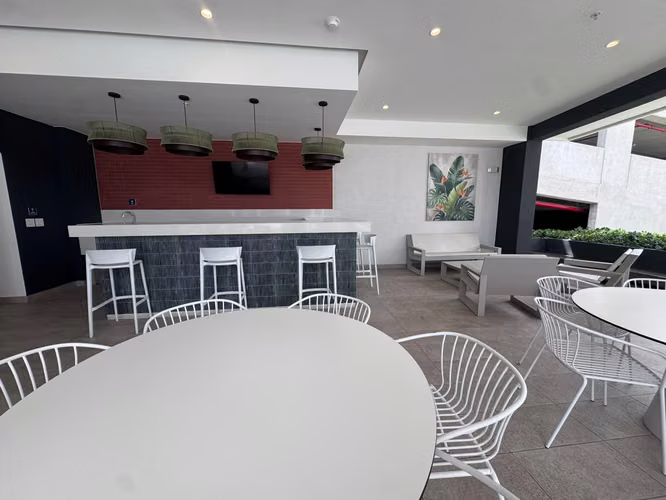 Alquiler de Apartamento Sky House | 2 Habitaciones | Espejos, Mamparas y Cortinas Blackout - Imagen 14