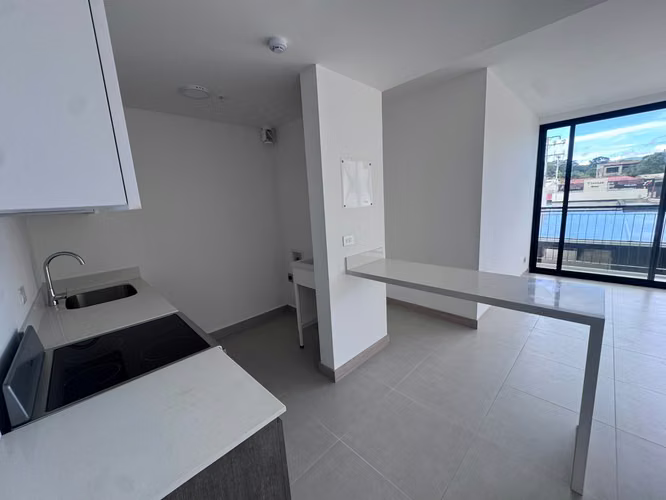 Alquiler de Apartamento Sky House | 2 Habitaciones | Espejos, Mamparas y Cortinas Blackout - Imagen 8