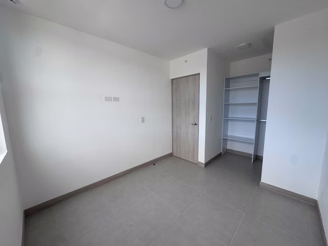 Alquiler de Apartamento Sky House | 2 Habitaciones | Espejos, Mamparas y Cortinas Blackout - Imagen 7