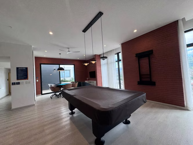 Alquiler de Apartamento Sky House | 2 Habitaciones | Espejos, Mamparas y Cortinas Blackout - Imagen 12