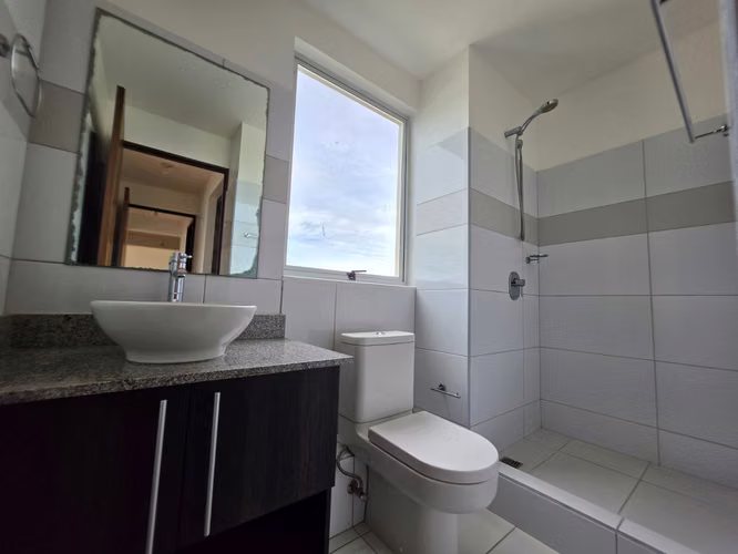 Alquiler Apartamento Vista Valle Central en Bellavista, Barreal, Heredia