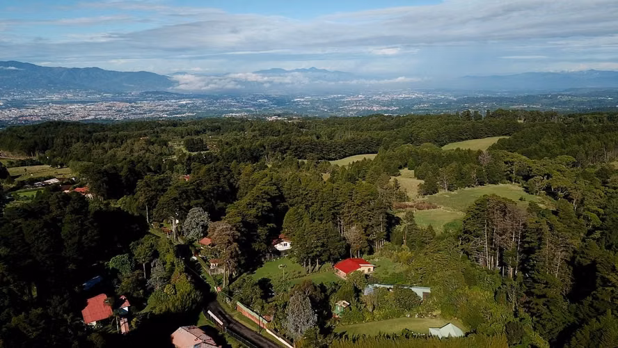ALQUILER DE CASA EN LA MONTAÑA, AMUEBLADA, 4 HABITACIONES, EL TIROL SAN RAFAEL DE HEREDIA  - Imagen 13