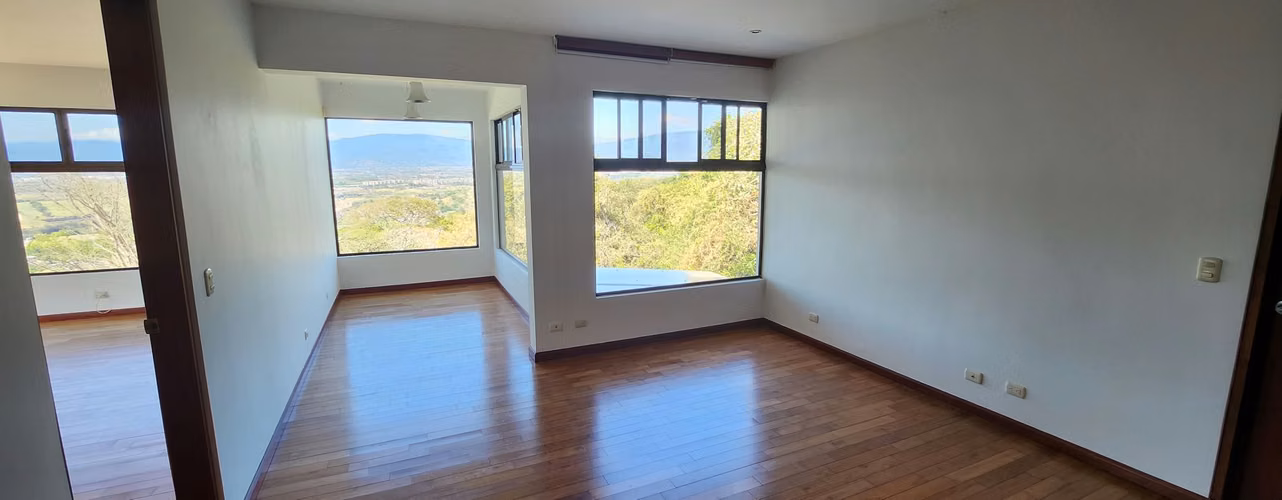 Venta Casa Brasil de Mora: Vista Panorámica, Privacidad y Amplio Jardín - Imagen 7