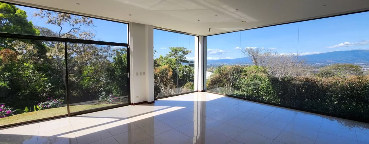 Venta Casa Brasil de Mora: Vista Panorámica, Privacidad y Amplio Jardín - Imagen 4
