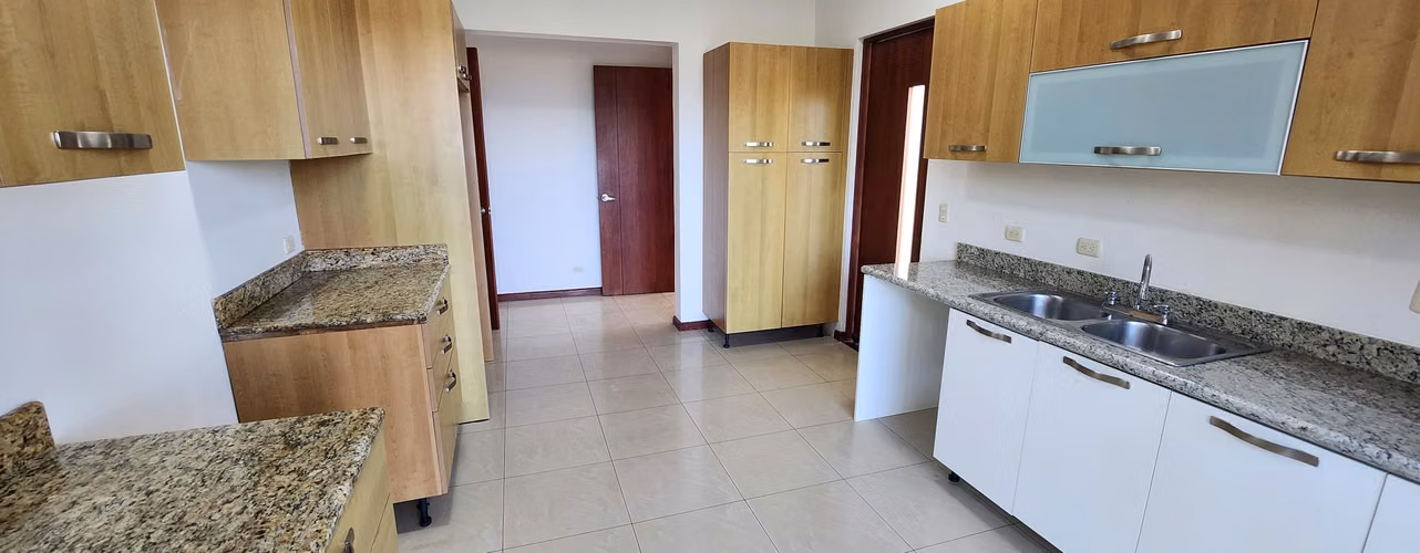 Venta Casa Brasil de Mora: Vista Panorámica, Privacidad y Amplio Jardín - Imagen 3
