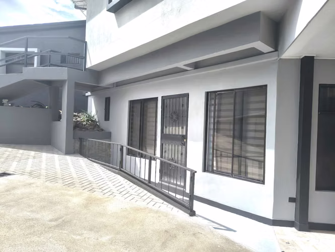 ALQUILER APARTAMENTO $ 1.300 POZOS NORTE (INCLUYE SERVICIOS)