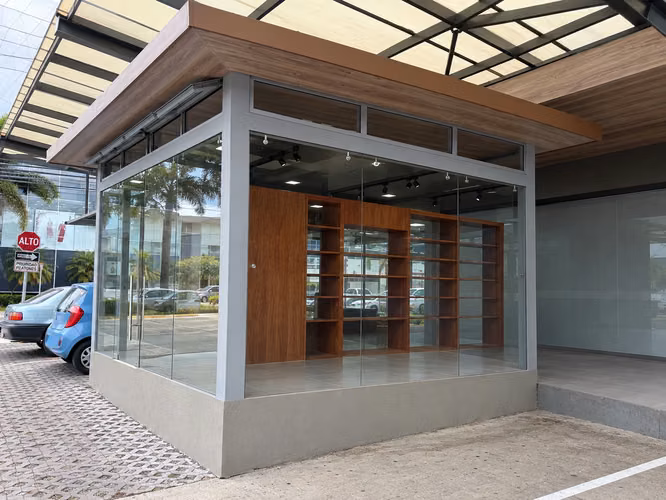 SE ALQUILA HERMOSO KIOSKO EN ESCAZÚ