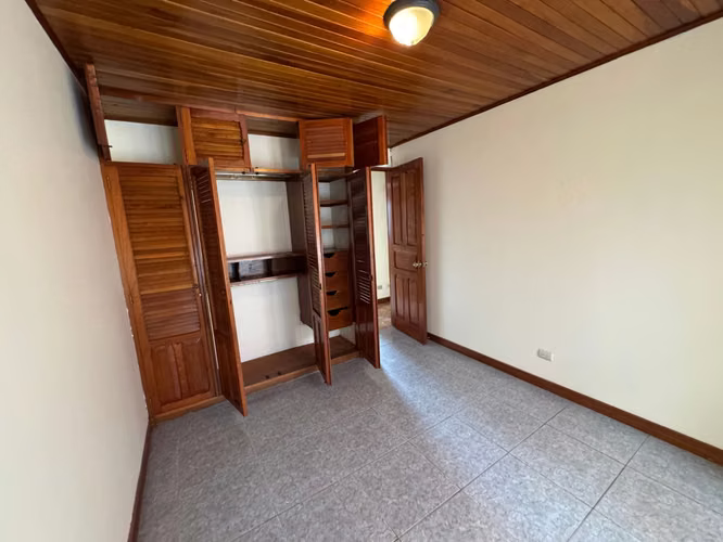 Venta propiedad para vivienda u oficinas, Sabanilla, Montes de Oca. AMO146 - Imagen 13
