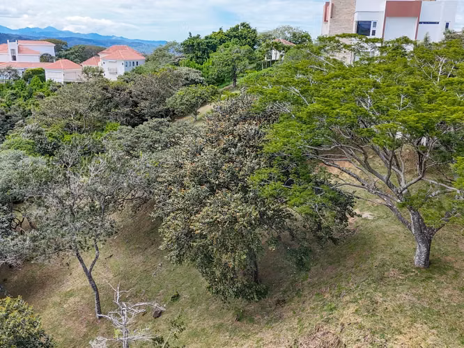 Lote en venta en Villa Real Santa Ana con espectacular vista - Imagen 11