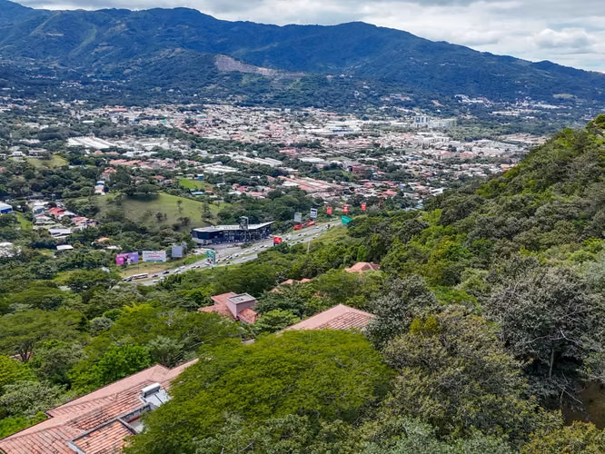 Lote en venta en Villa Real Santa Ana con espectacular vista - Imagen 4