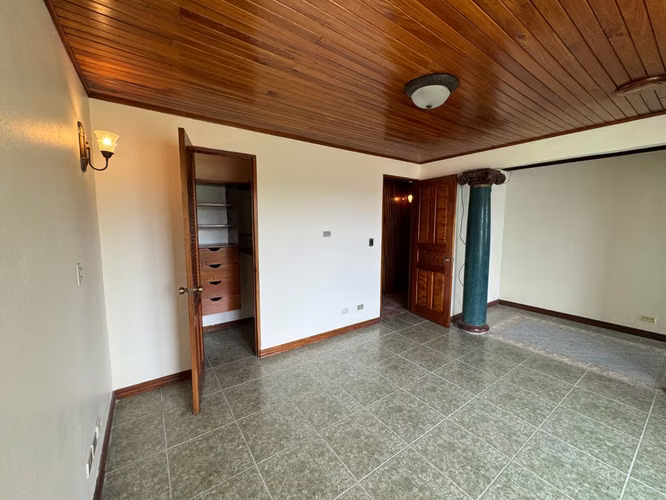 Alquiler propiedad para vivienda u oficinas, Sabanilla, Montes de Oca. AMO146 - Imagen 8