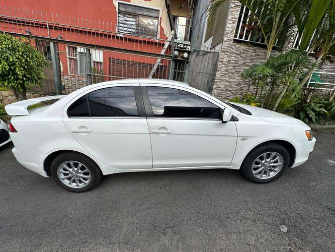 Mitsubishi Lancer GLS 2014, Blanco, Automatico 