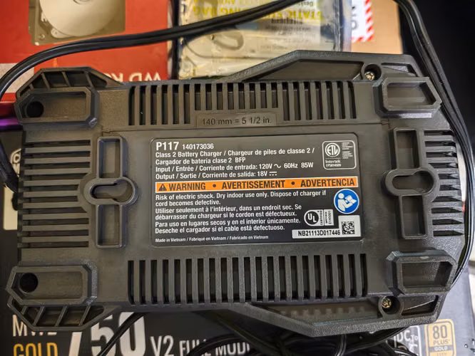 Cargador para baterías Ryobi P117 original 18V ASCH - Imagen 2