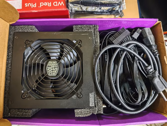 Cooler Master Fuente de alimentación MWE Gold 750 V2 totalmente modular 80+ Gold ASCH - Imagen 2