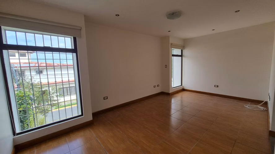 Casa de 3 Habitaciones en Alquiler – Lomas de Ayarco Sur, Curridabat - Imagen 16