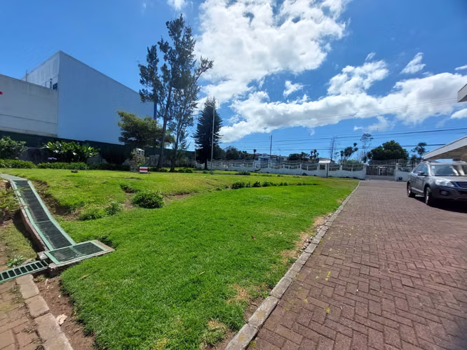 Venta.  4874 m2 sobre Vía Principal. Coronado, San José 