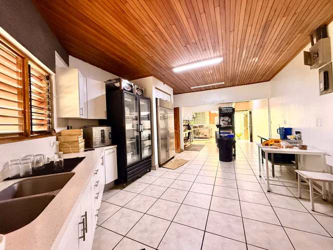 GRAN OPORTUNIDAD DE INVERSIÓN: RESTAURANTE POSICIONADO Y LLAVE EN MANO EN SANTO TOMÁS DE HEREDIA - Imagen 15