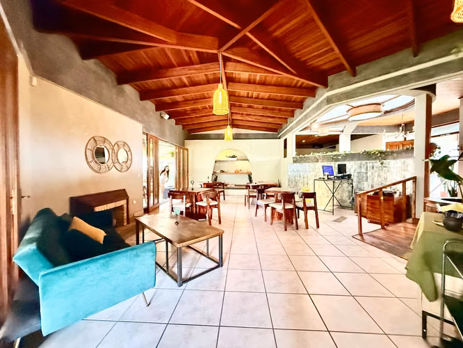 GRAN OPORTUNIDAD DE INVERSIÓN: RESTAURANTE POSICIONADO Y LLAVE EN MANO EN SANTO TOMÁS DE HEREDIA - Imagen 3