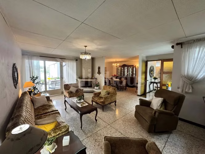 id # 43285 Venta de casa de uso Mixto, Barrio la Granja - Imagen 5