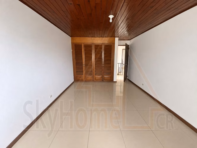 142632 / Alquiler / Los Yoses / 4 habitaciones / Jardín / Garaje - Imagen 13