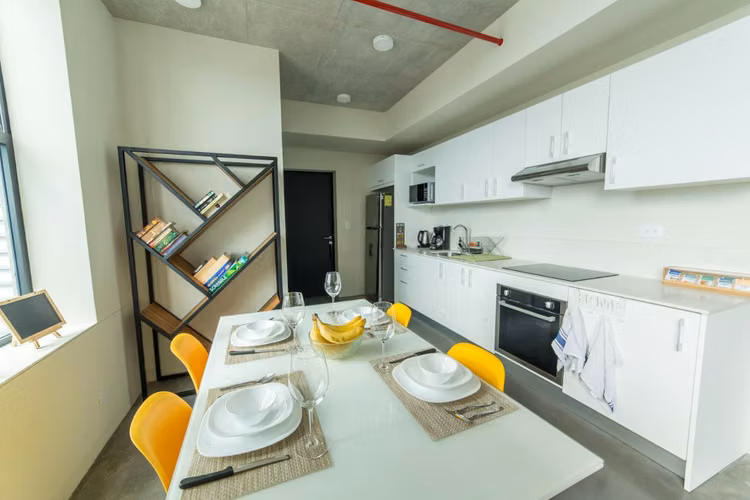 Apartamento Amoblado en Venta en URBN Escalante – Piso 26 - Imagen 6
