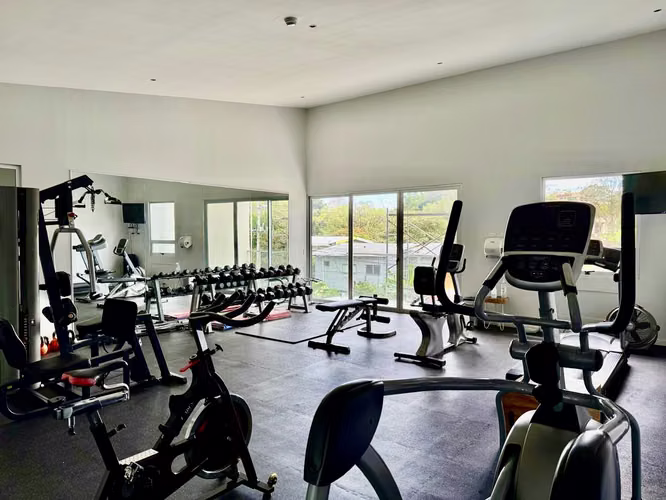 VENTA DE APARTAMENTO CON TERRAZA Y JARDÍN EN SAN RAFAEL DE ESCAZÚ - Imagen 19