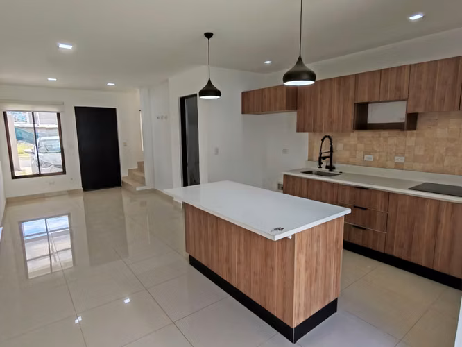 Se alquila hermosa casa en San Rafael de Alajuela. Cerca de Ojo de Agua y Belén. - Imagen 6