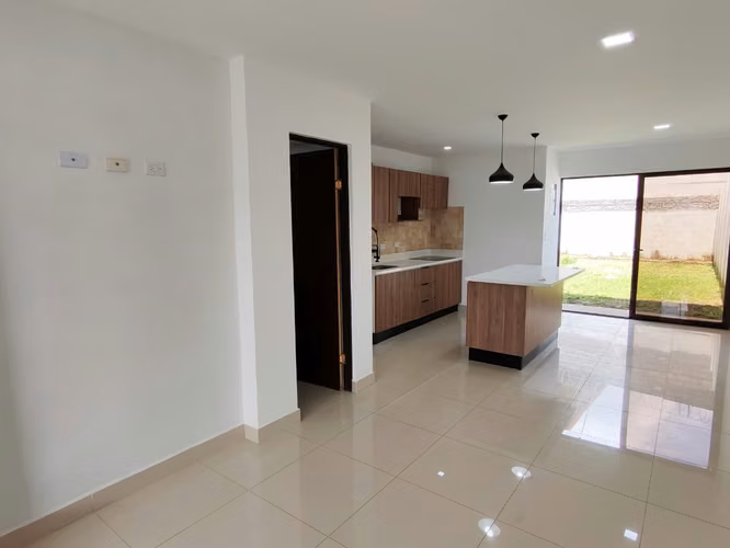 Se alquila hermosa casa en San Rafael de Alajuela. Cerca de Ojo de Agua y Belén. - Imagen 2