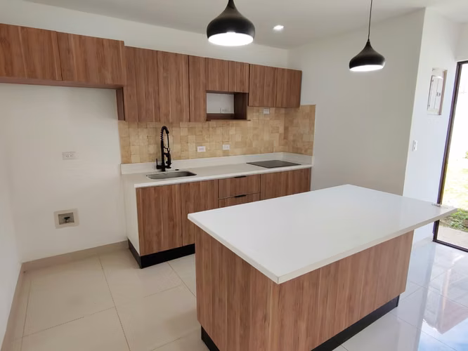 Se alquila hermosa casa en San Rafael de Alajuela. Cerca de Ojo de Agua y Belén. - Imagen 4