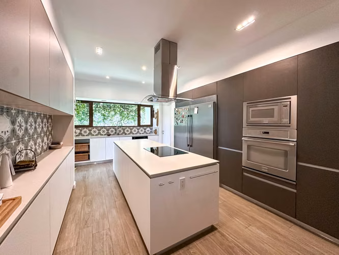 Casa en Valle del Sol con Vista al Golf y Piscina Privada - Imagen 7