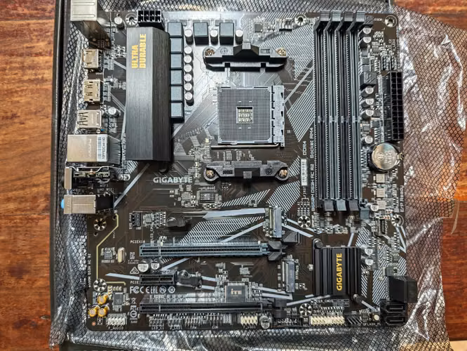 Tarjetas madre motherboard AMD AM4 B550M DS3H AC / R2 nuevas con garantía asch - Imagen 2