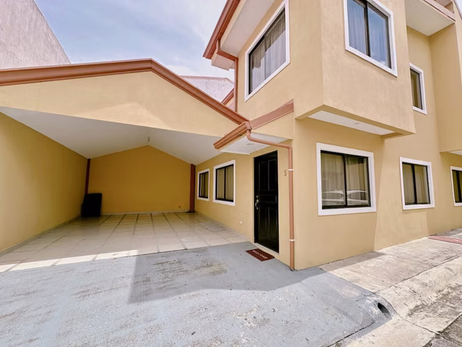 ALQUILER DE CASA EN CONDOMINIO - URUCA SAN JOSE CERCA HOSPITAL MEXICO