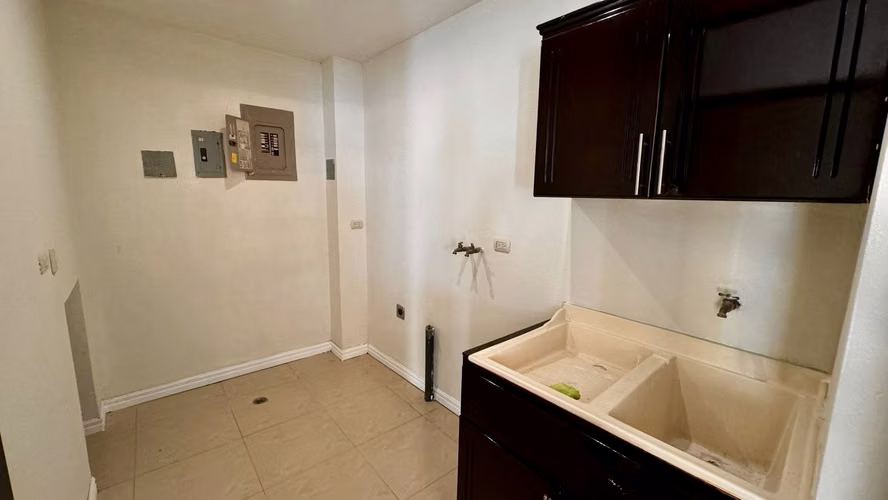 ALQUILER DE CASA EN CONDOMINIO - URUCA SAN JOSE  - Imagen 12