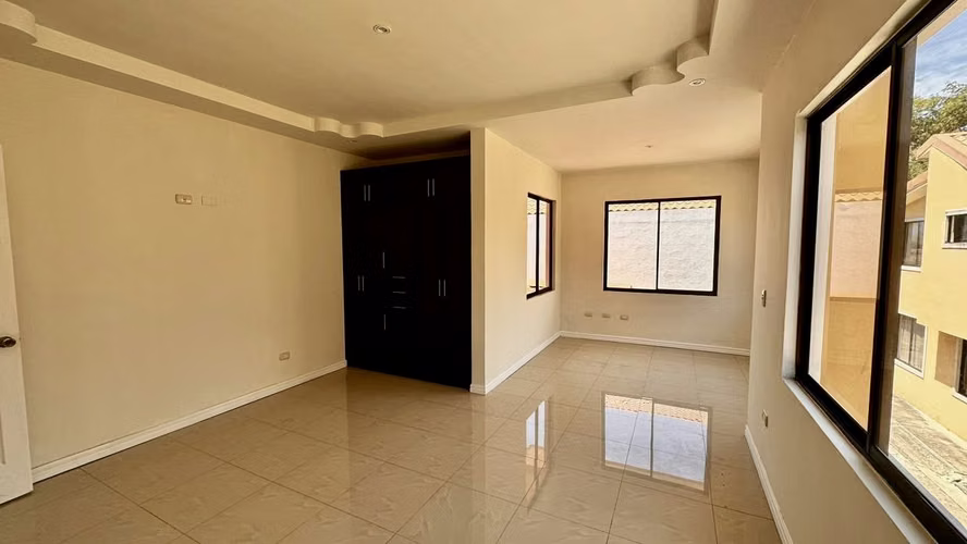 ALQUILER DE CASA EN CONDOMINIO - URUCA SAN JOSE  - Imagen 10