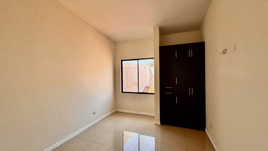 ALQUILER DE CASA EN CONDOMINIO - URUCA SAN JOSE  - Imagen 8