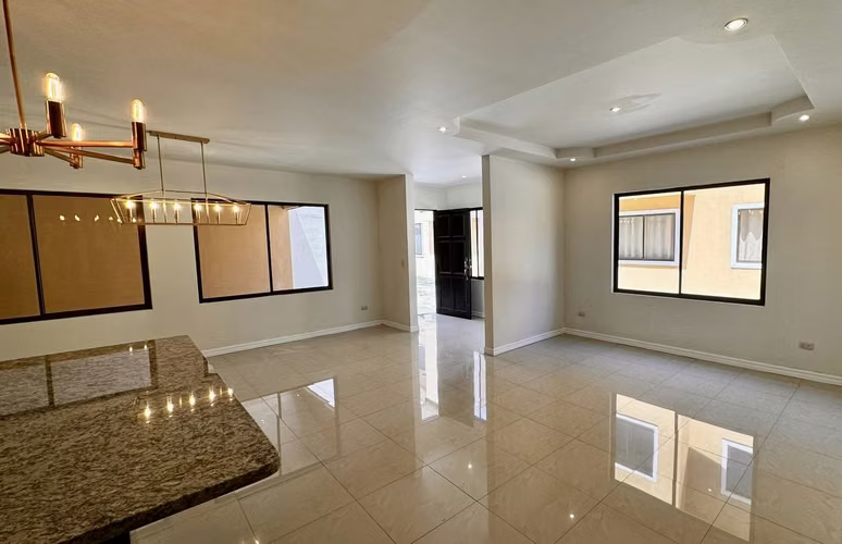 ALQUILER DE CASA EN CONDOMINIO - URUCA SAN JOSE  - Imagen 3