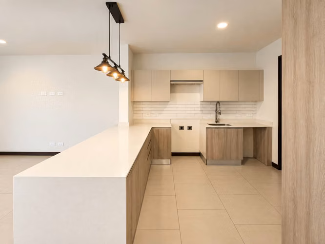 VENTA DE CASA DE TRES NIVELES EN CONDOMINIO TERRALTA, ESCAZÚ  - Imagen 8