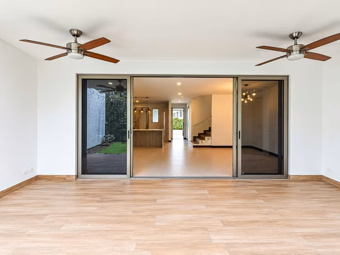 VENTA DE CASA DE TRES NIVELES EN CONDOMINIO TERRALTA, ESCAZÚ  - Imagen 10