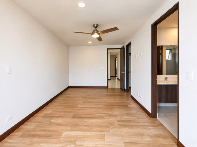 VENTA DE CASA DE TRES NIVELES EN CONDOMINIO TERRALTA, ESCAZÚ  - Imagen 14
