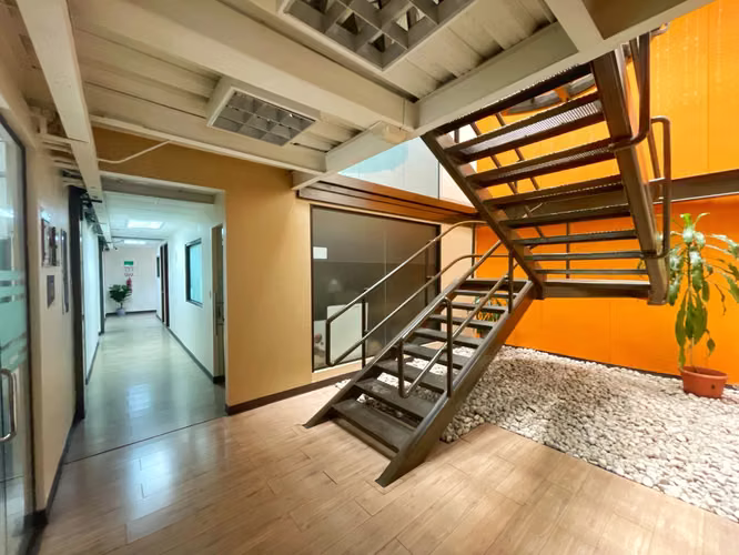 Edificio comercial en venta en Guachipelín, Escazú | INVERSIÓN! P632 - Imagen 15