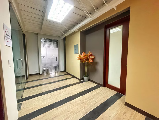 Edificio comercial en venta en Guachipelín, Escazú | INVERSIÓN! P632 - Imagen 6