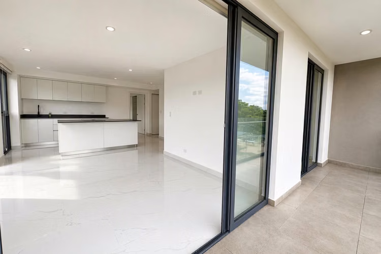 Apartamento de 2 habitaciones en alquiler para estrenar en condominio en Rohrmoser
