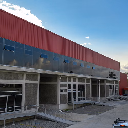 Ofibodegas en El Coyol con andén de carga y seguridad 24/7