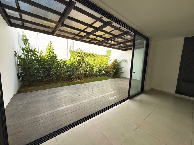 Exclusiva casa en alquiler en condominio en Pozos de Santa Ana! P582 - Imagen 4